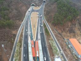 대전시 둔곡교차로 BRT 중앙정류장 설치 공사 완료 기사 이미지